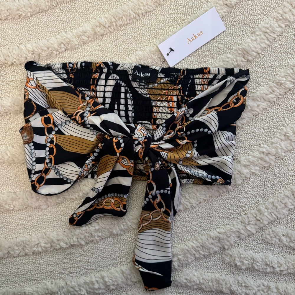 Aakaa Black and White Chain Pattern Top NWT